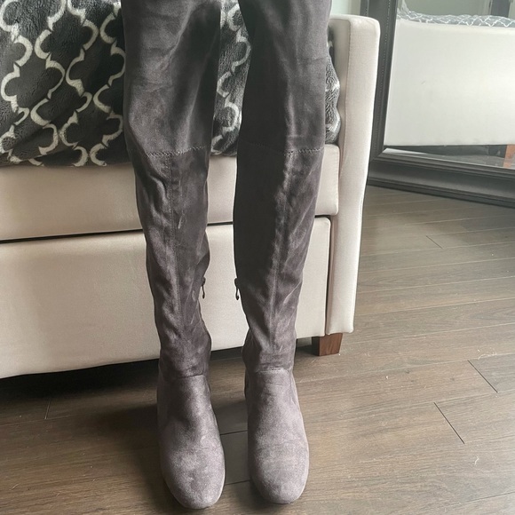 Grey over the knee boots - Picture 3 of 9